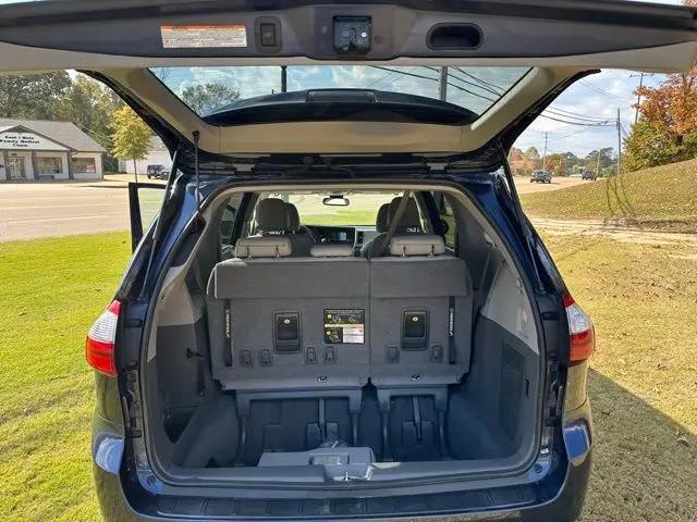 2020 Toyota Sienna XLE