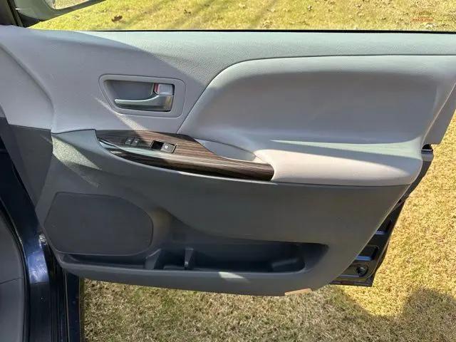 2020 Toyota Sienna XLE