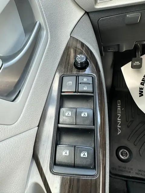 2020 Toyota Sienna XLE