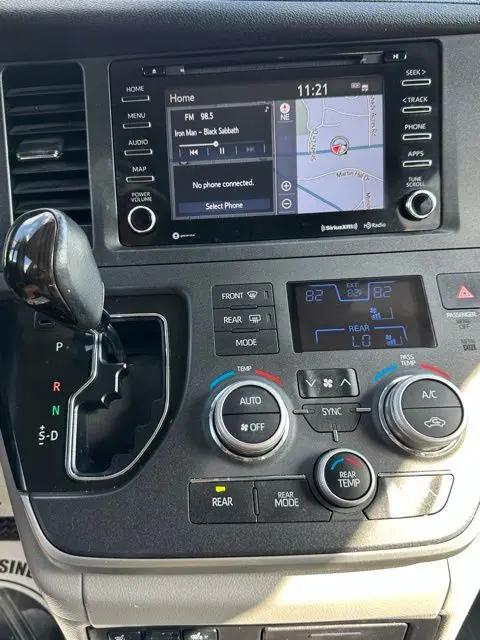 2020 Toyota Sienna XLE