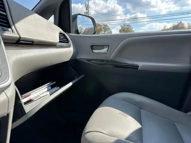 2020 Toyota Sienna XLE