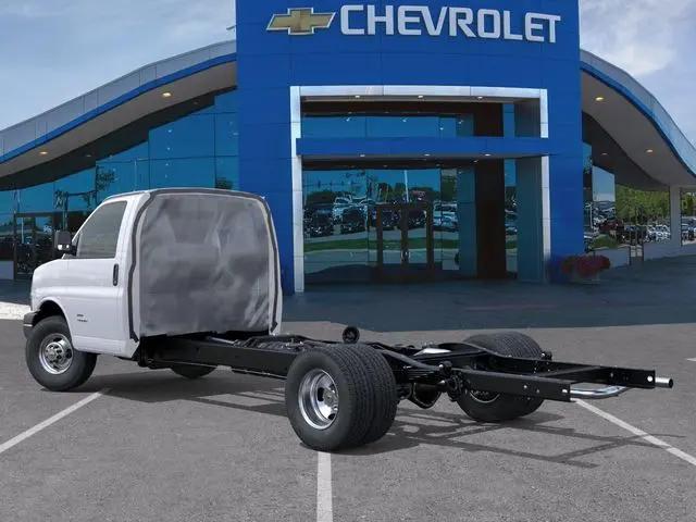 2025 Chevrolet Express Cutaway Work Van