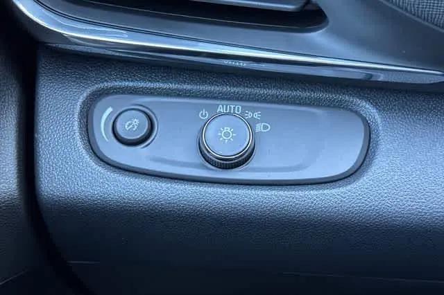2026 Buick NV Preferred FWD