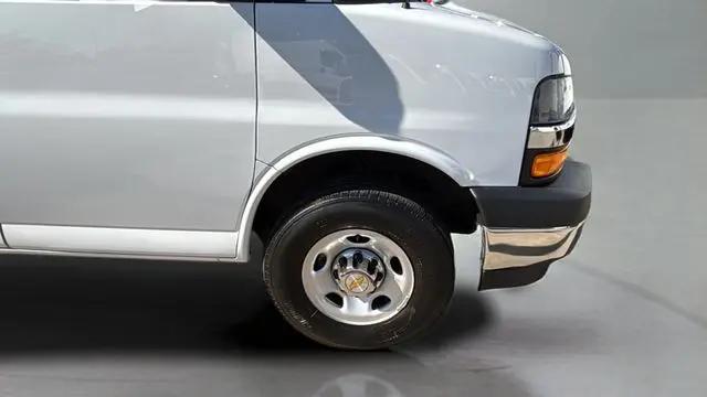 2024 Chevrolet Express Passenger RWD 3500 Extended Wheelbase LT