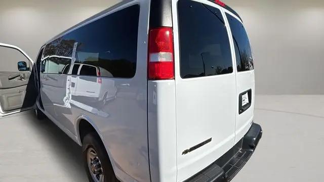 2024 Chevrolet Express Passenger RWD 3500 Extended Wheelbase LT