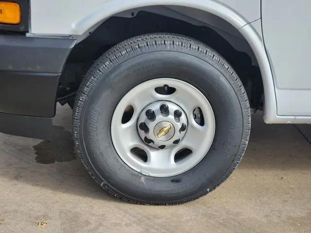 2025 Chevrolet Express Cargo Van RWD 2500 Extended Wheelbase WT