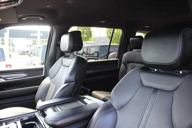 2022 Jeep Wagoneer Series III 4x4
