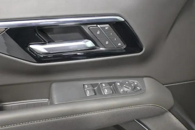 2026 Chevrolet Suburban Premier, 4WD
