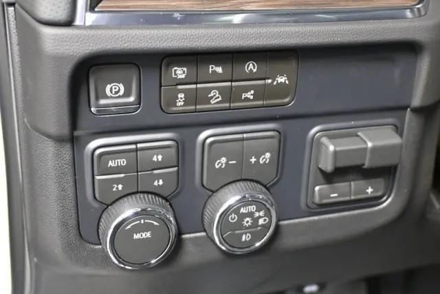 2026 Chevrolet Suburban Premier, 4WD