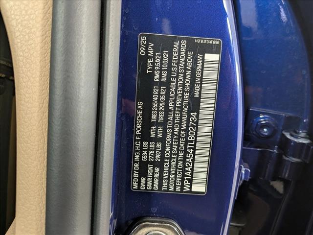 2026 Porsche Macan AWD