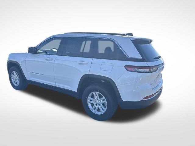 2025 Jeep Grand Cherokee GRAND CHEROKEE LAREDO 4X4 2025 Jeep Grand Cherokee GRAND CHEROKEE LAREDO 4X4