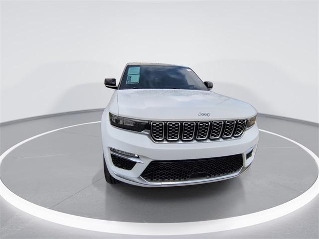 2022 Jeep Grand Cherokee 4xe Summit 4x4 2022 Jeep Grand Cherokee 4xe Summit 4x4