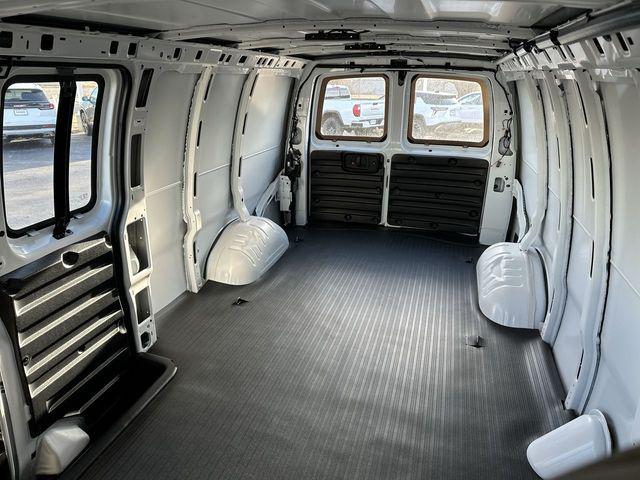 2025 Chevrolet Express Cargo Van RWD 3500 Extended Wheelbase WT