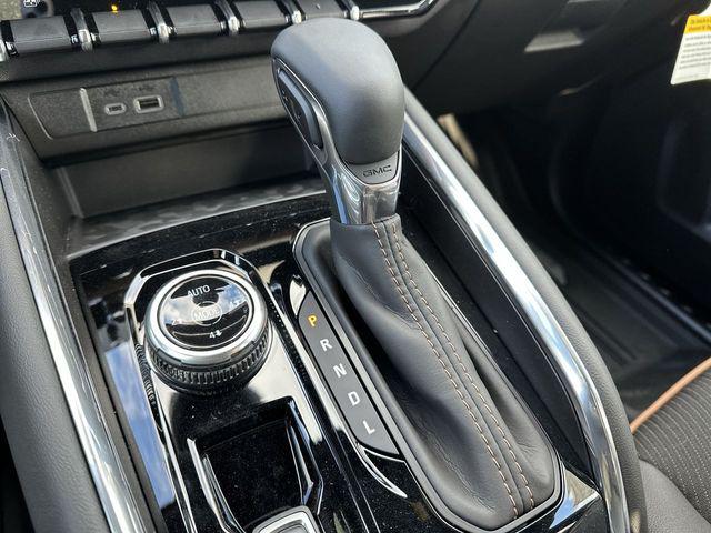 2026 GMC Canyon AT4, 4WD