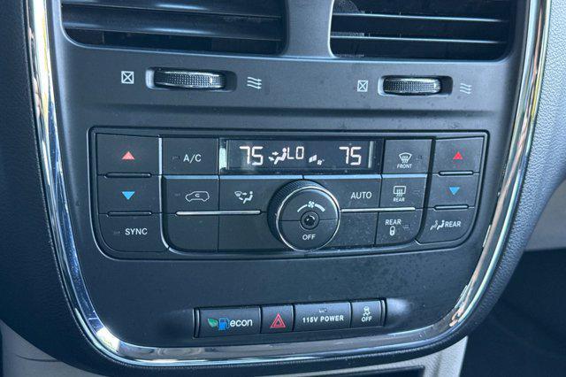 2015 Chrysler Town & Country Touring