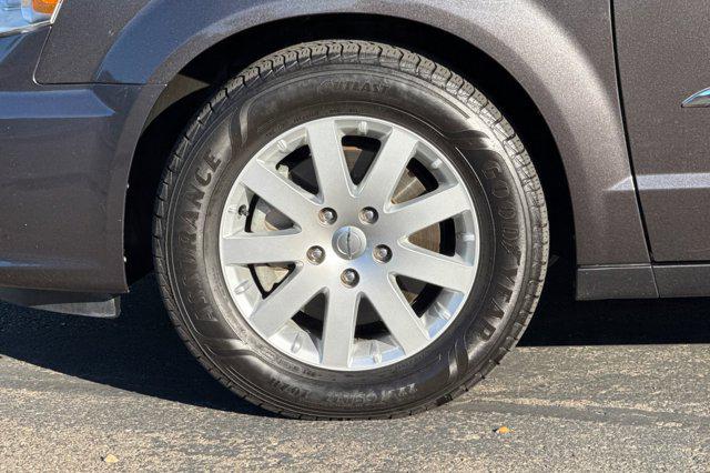 2015 Chrysler Town & Country Touring