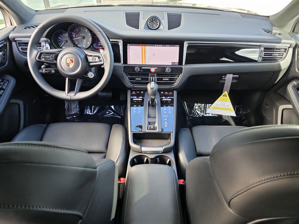 2026 Porsche Macan Base - Photo 17