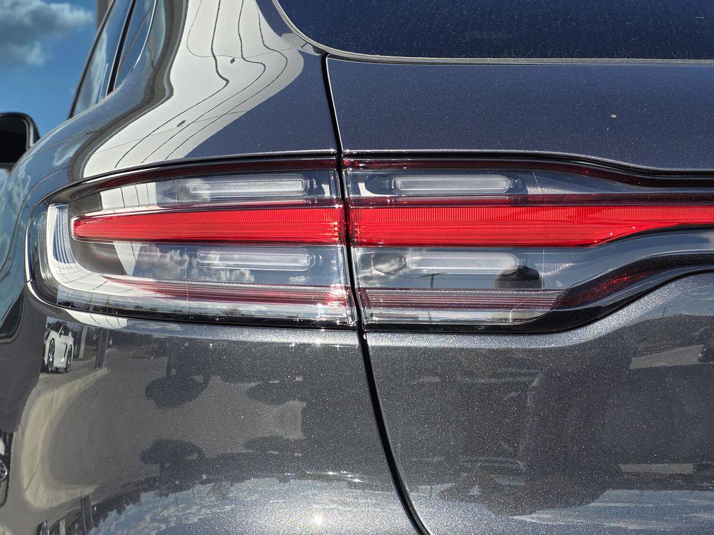 2026 Porsche Macan Base - Photo 12