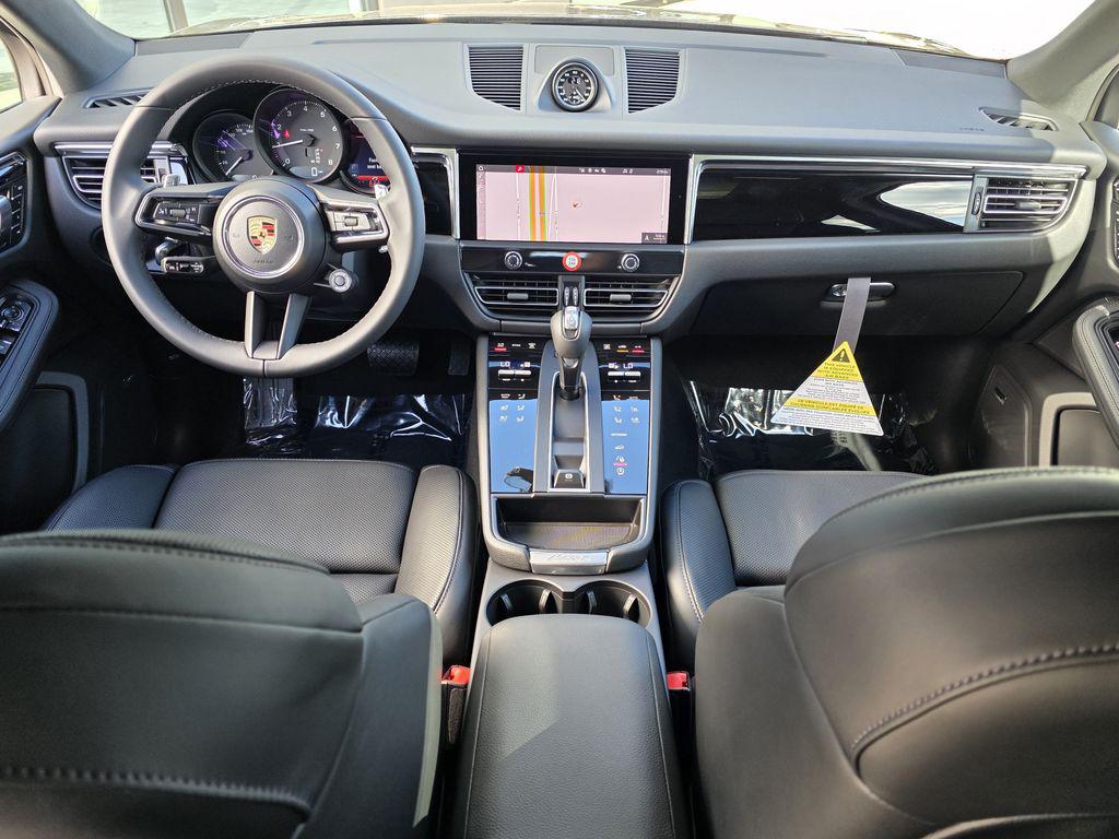 2026 Porsche Macan Base - Photo 17