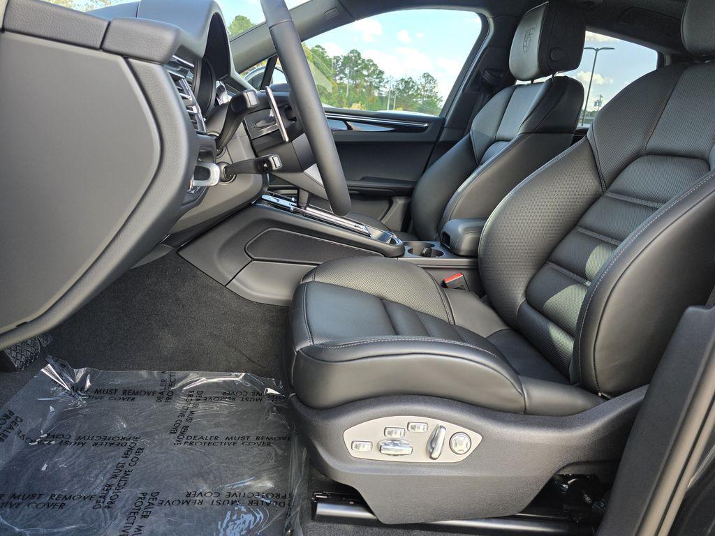 2026 Porsche Macan Base - Photo 22