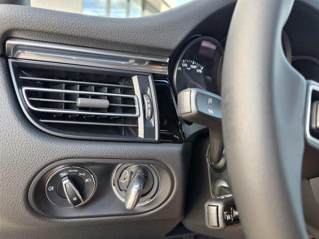 2026 Porsche Macan Base - Photo 29