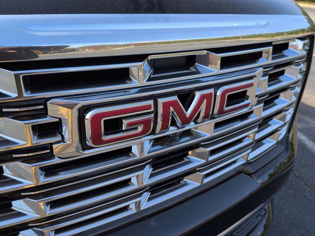 2026 GMC Acadia Denali FWD