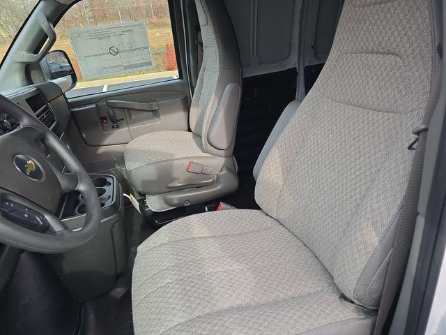 2025 Chevrolet Express Cargo Van RWD 2500 Regular Wheelbase WT
