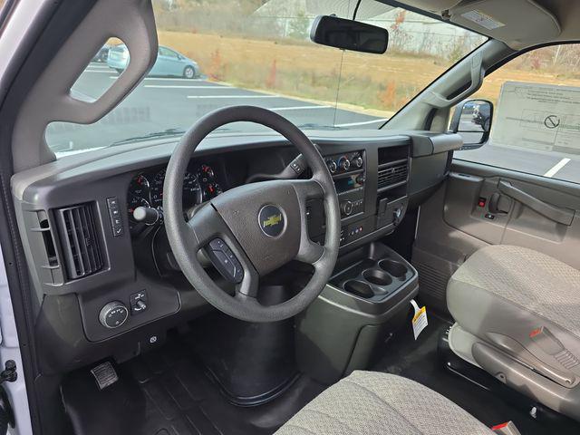 2025 Chevrolet Express Cargo Van RWD 2500 Regular Wheelbase WT
