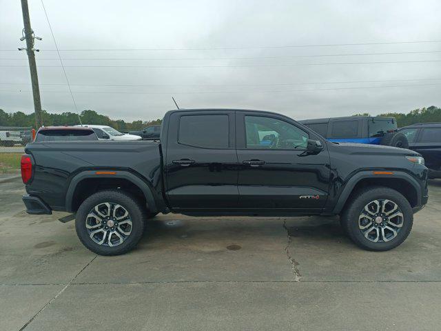 2024 GMC Canyon 4WD AT4
