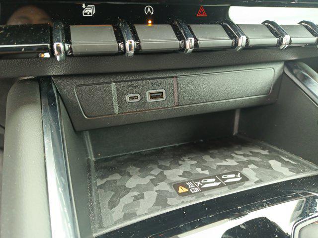 2024 GMC Canyon 4WD AT4