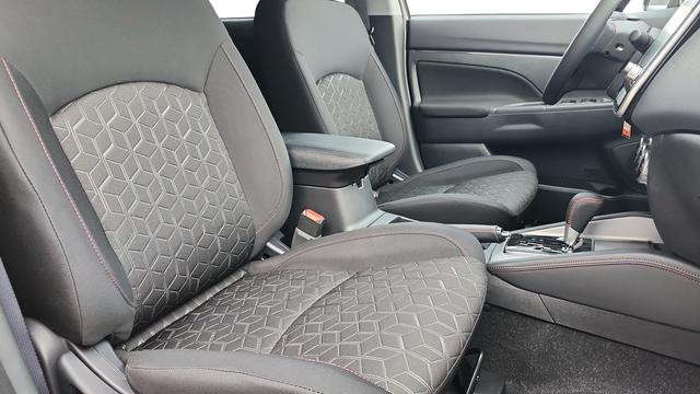 2026 Mitsubishi Outlander Sport 2.0 LE