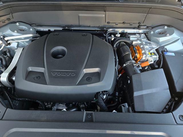 2026 Volvo XC90 Plug-In Hybrid Plus, T8 AWD, Electric/Gasoline, Bright, 7 Seats