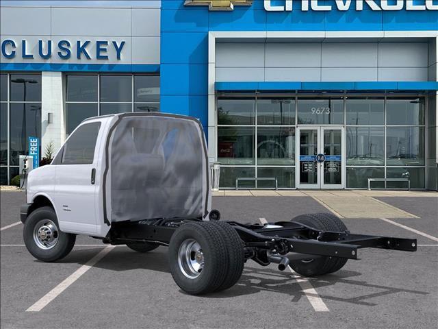 2025 Chevrolet Express Cutaway Work Van