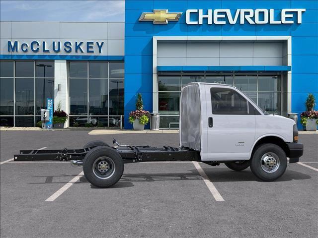 2025 Chevrolet Express Cutaway Work Van