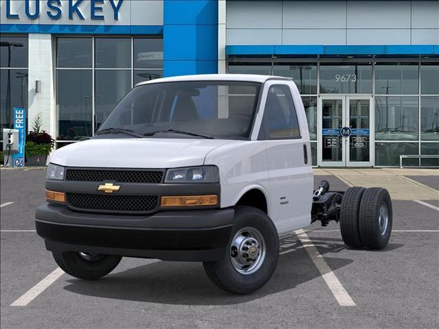 2025 Chevrolet Express Cutaway Work Van