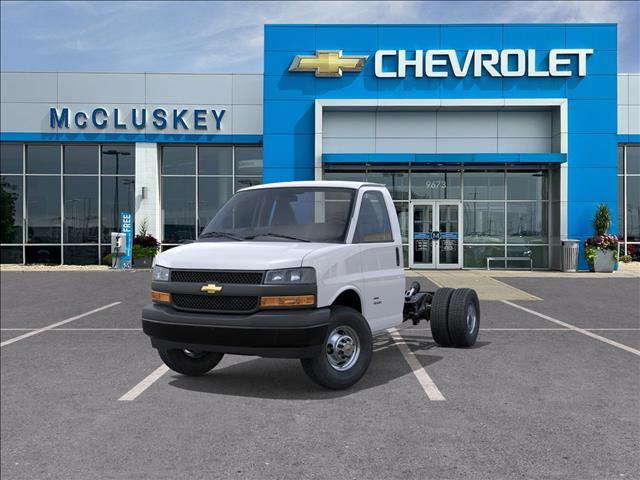 2025 Chevrolet Express Cutaway Work Van
