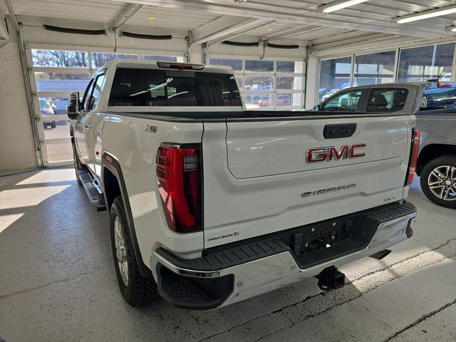 2024 GMC Sierra 2500HD 4WD Crew Cab Standard Bed SLT