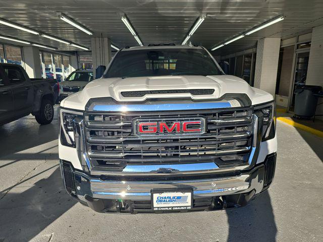 2024 GMC Sierra 2500HD 4WD Crew Cab Standard Bed SLT