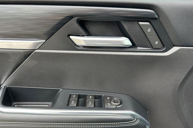 2026 GMC Acadia Elevation FWD