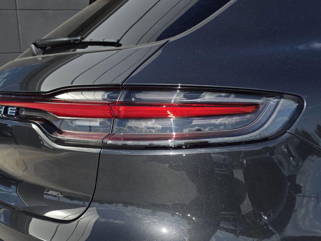 2026 Porsche Macan Base - Photo 12
