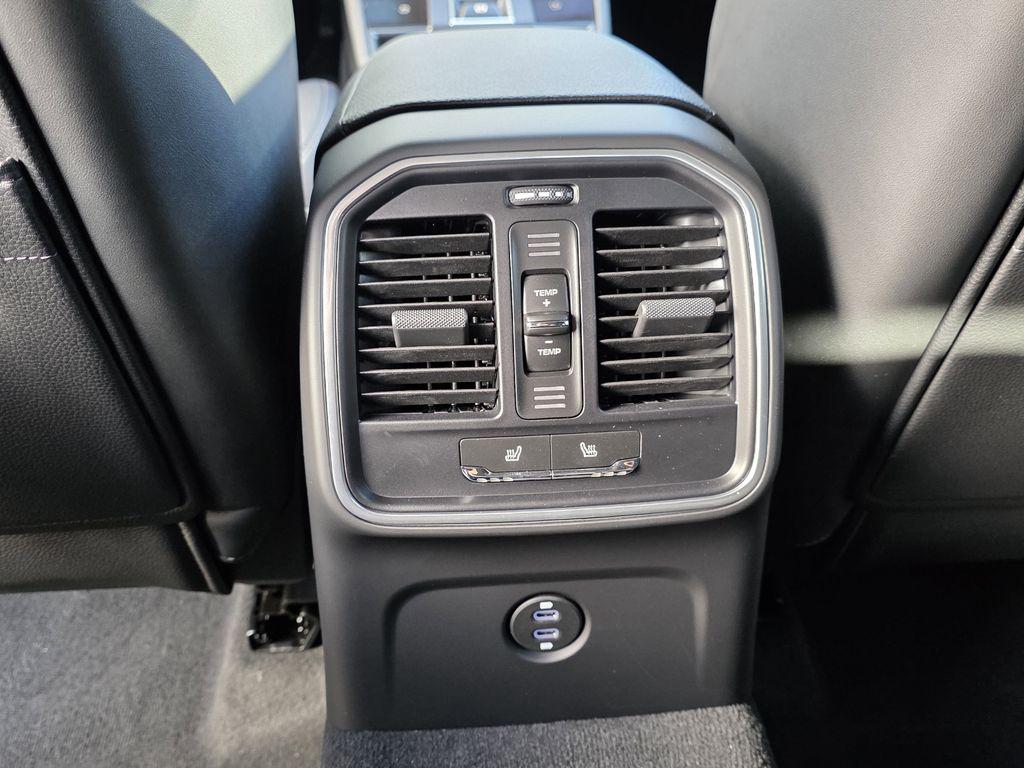 2026 Porsche Macan Base - Photo 25