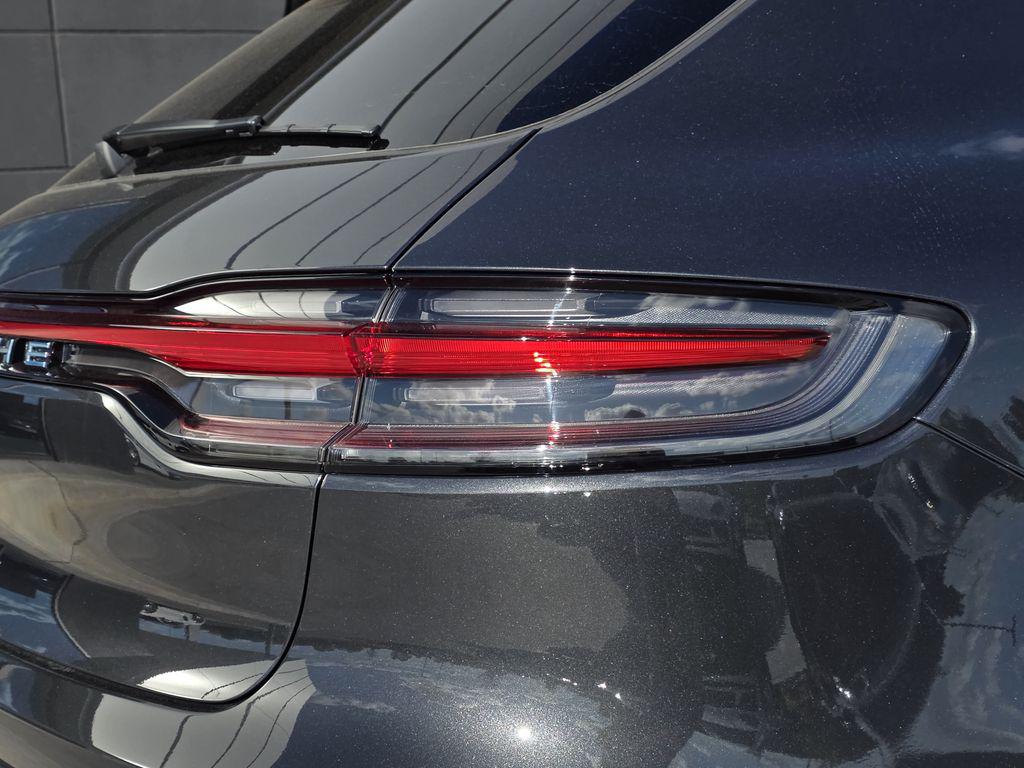 2026 Porsche Macan Base - Photo 12