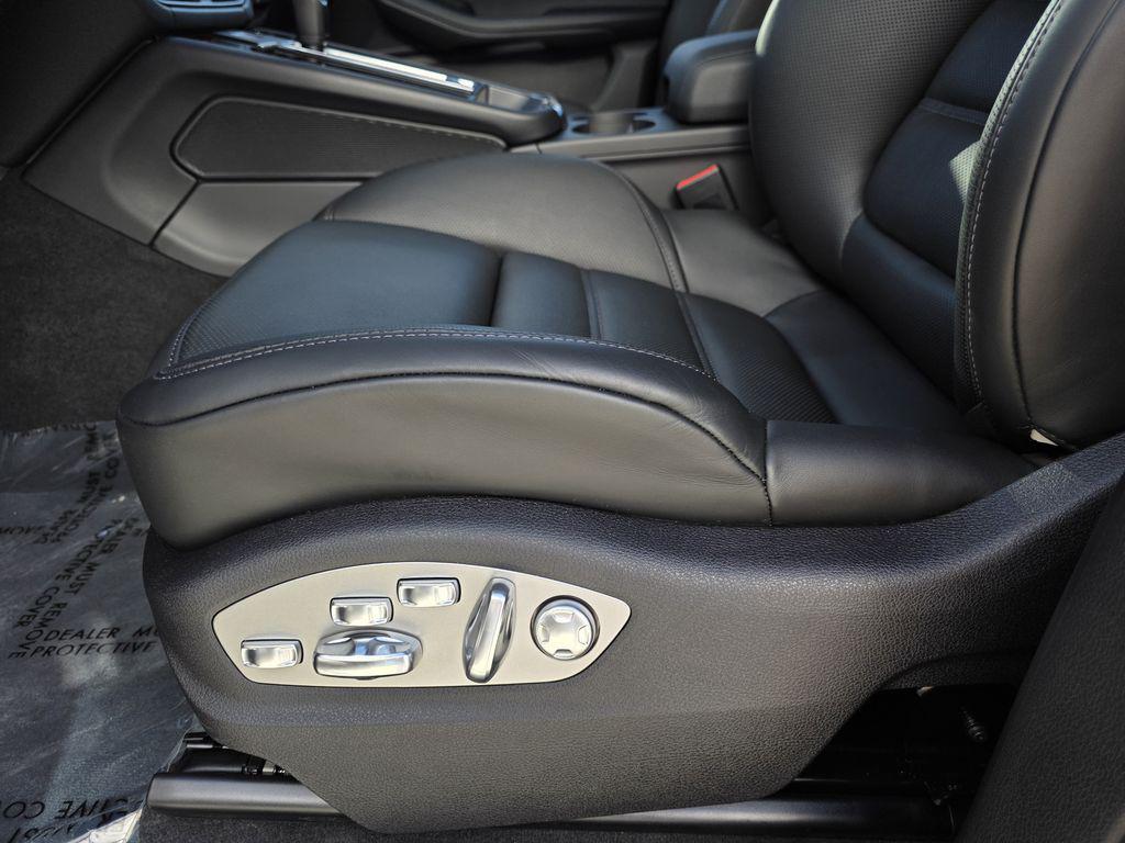 2026 Porsche Macan Base - Photo 23