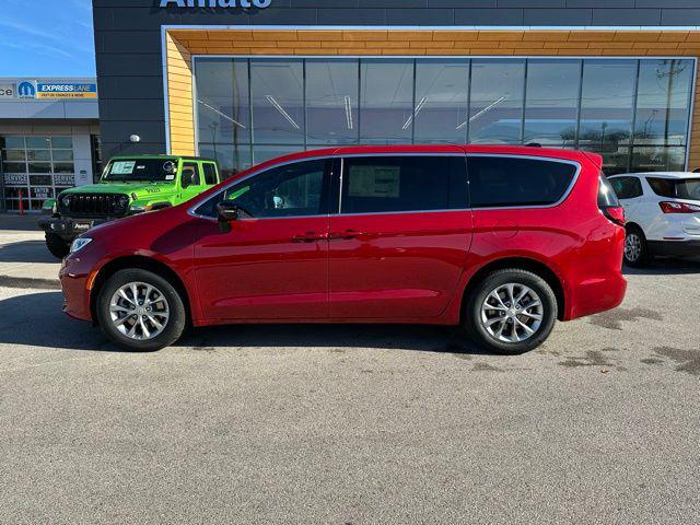 2026 Chrysler Pacifica Select AWD