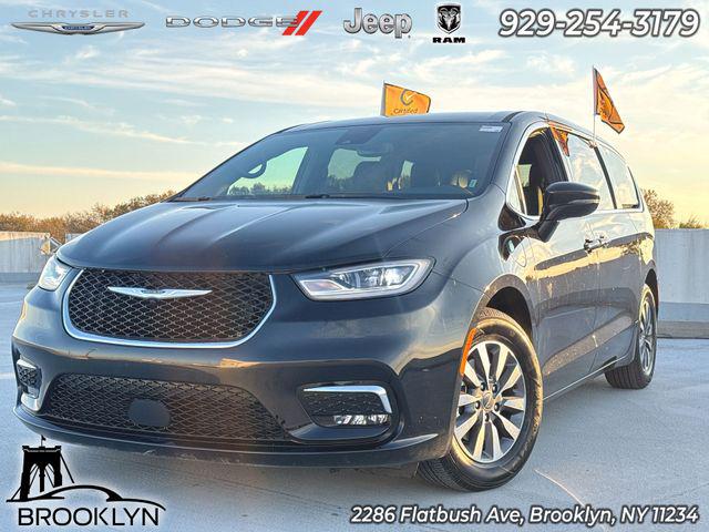 2025 Chrysler Pacifica Hybrid Select for sale in Brooklyn, NY