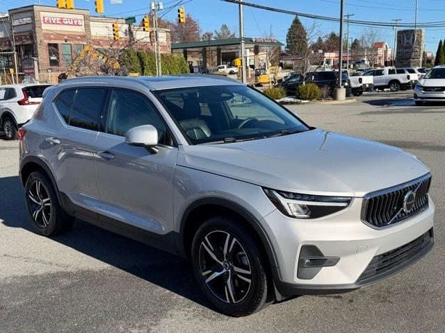 2023 Volvo XC40 B5 Plus Bright Theme 2023 Volvo XC40 B5 Plus Bright Theme