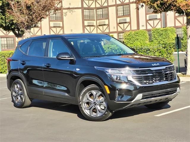 2024 Kia Seltos LX 2024 Kia Seltos LX