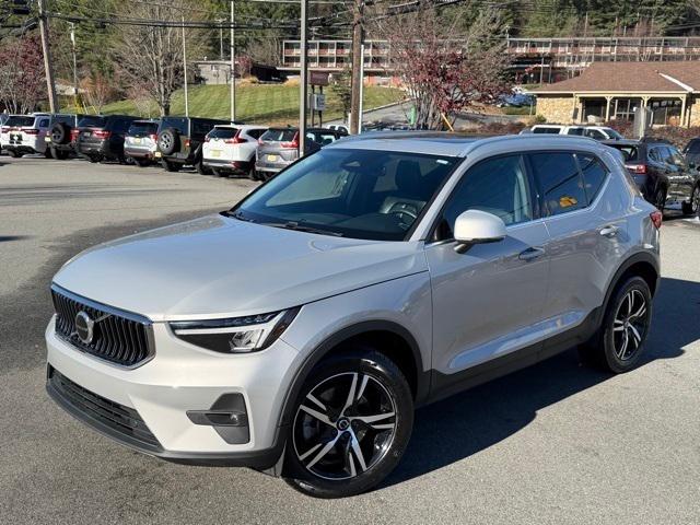2023 Volvo XC40 B5 Plus Bright Theme 2023 Volvo XC40 B5 Plus Bright Theme