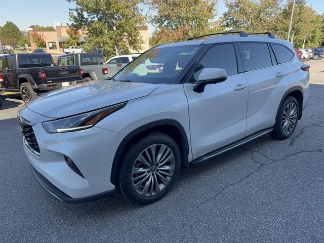 2023 Toyota Highlander Platinum 2023 Toyota Highlander Platinum