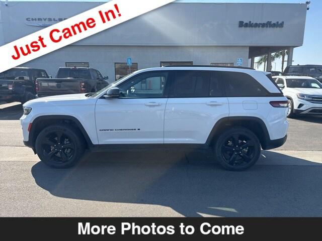 2023 Jeep Grand Cherokee Altitude 4x4 2023 Jeep Grand Cherokee Altitude 4x4